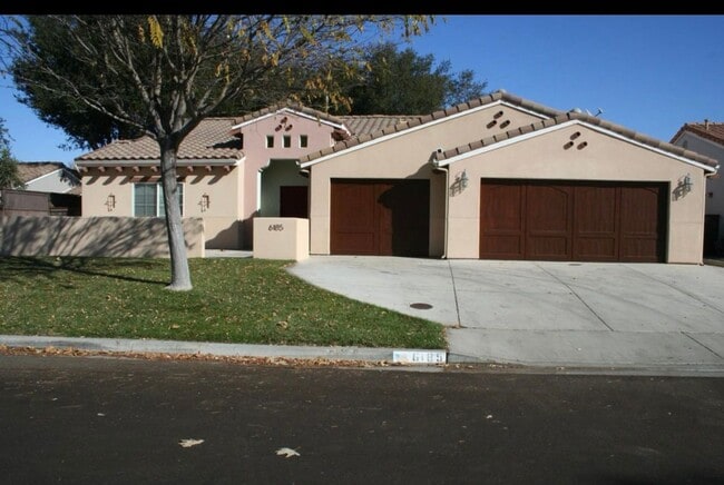 Building Photo - Beautiful 4 Bedroom 3 Bathroom House Atasc...