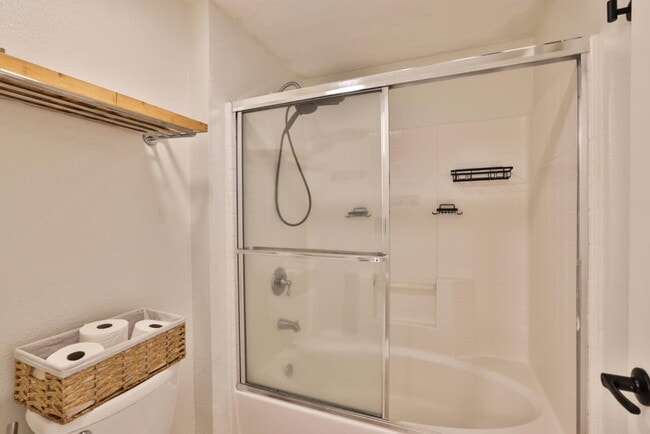 Building Photo - 114 Niguel Ln