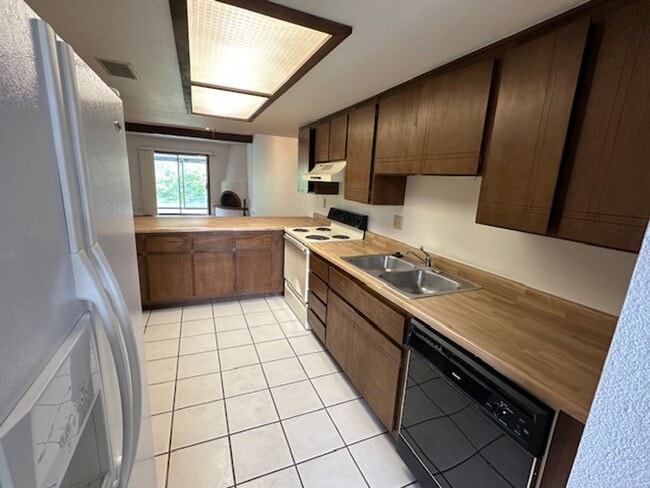 Building Photo - TOWNHOME - VILLAGE OF OAK CREEK - WILD TURKEY