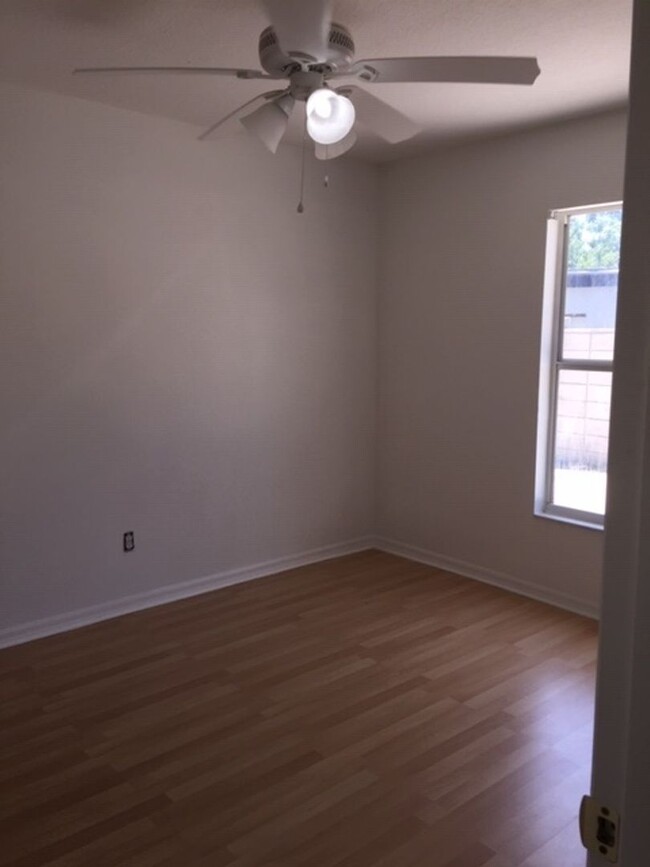 Building Photo - Spacious 4BR House in Tampa