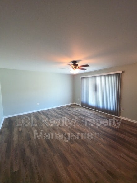 Building Photo - 26971 Pinehurst Rd
