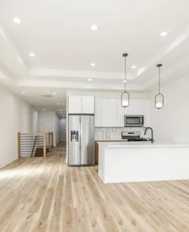 Building Photo - 6328 S Evans Ave