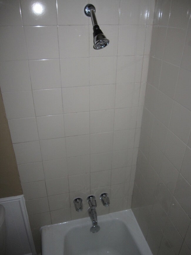 Building Photo - 2805 W Ferndale Ln