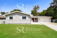 Building Photo - Spacious, Modern Home-style Living.