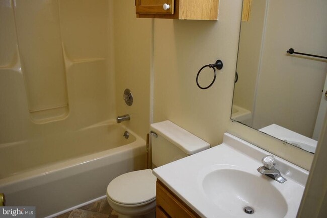 Building Photo - 970 Byers Ave