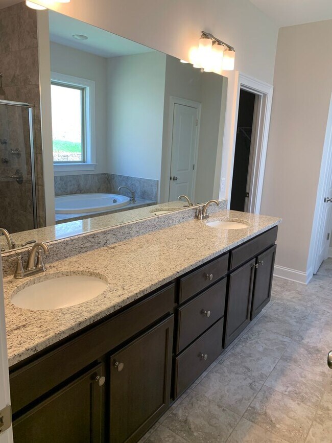 Building Photo - 1168 Still Hunt Ln