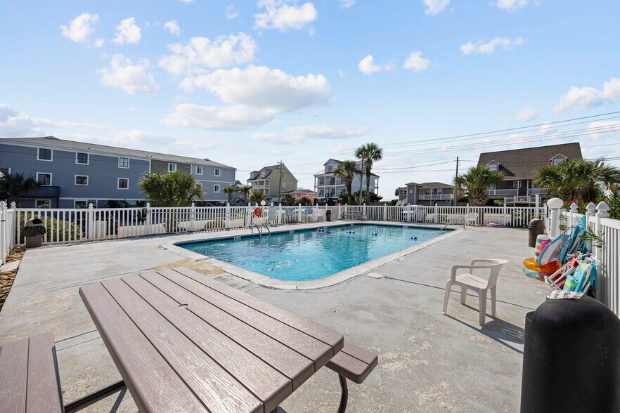 Building Photo - 5001 N Ocean Blvd