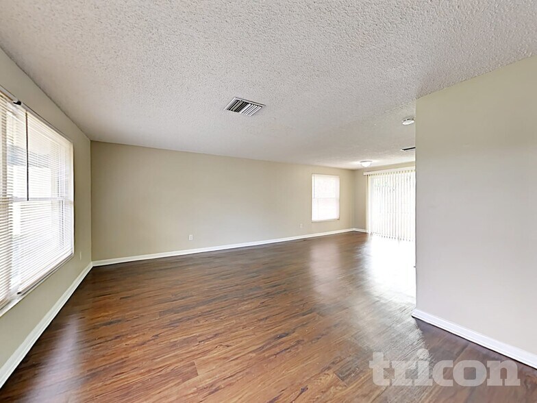 Building Photo - 8508 Woodhurst Dr