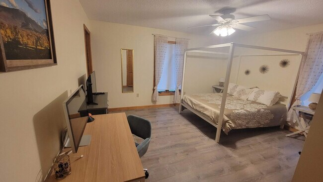 Building Photo - 140 Paquette Cir