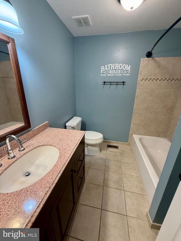 Building Photo - 746 Chessie Ct