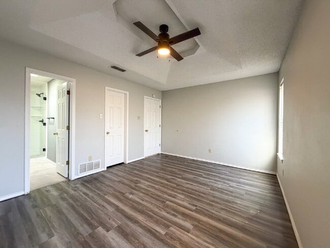 Building Photo - Charming 3/2/2 Located on a Cul-de-sac in South Lubbock.