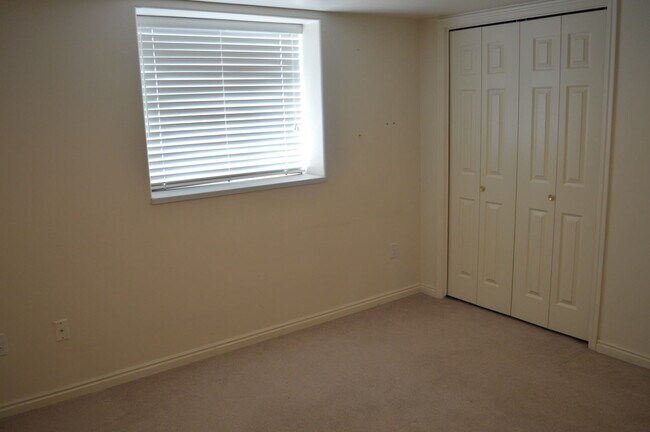 Building Photo - Huge Orem Home in Great Location