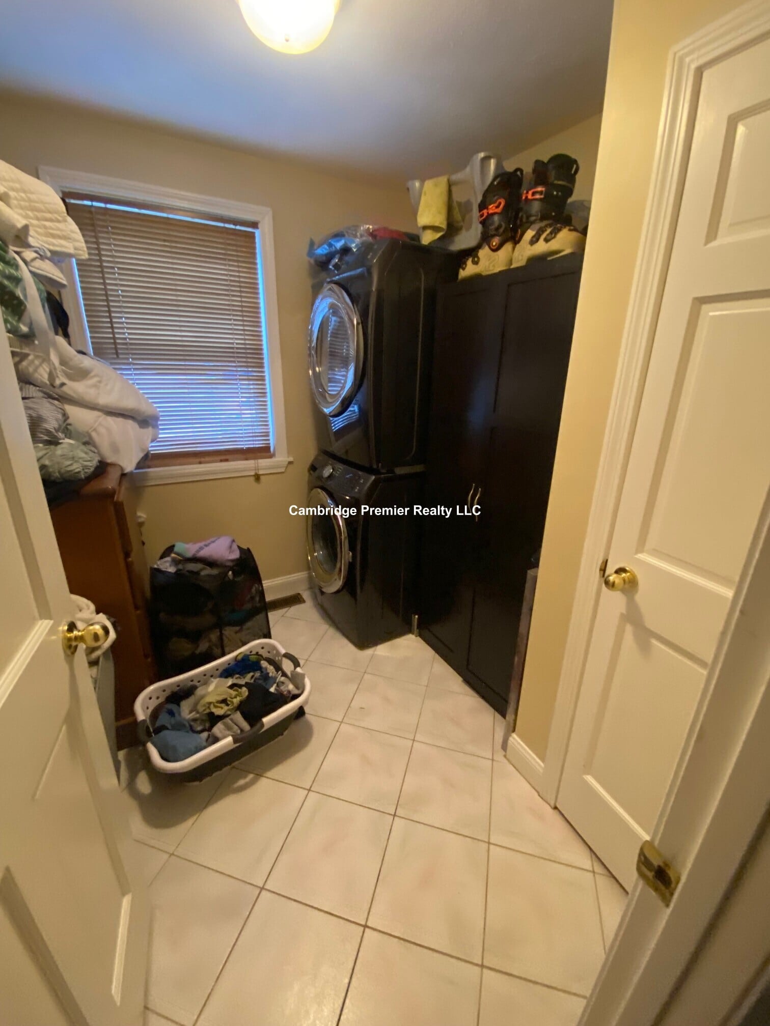 Building Photo - 221 Salem St