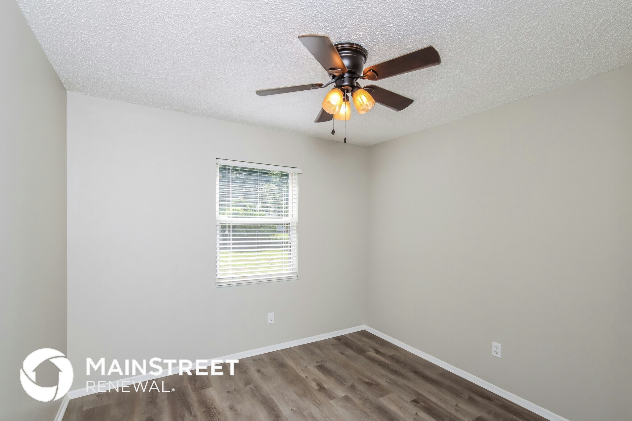 Building Photo - 282 E Haven Dr