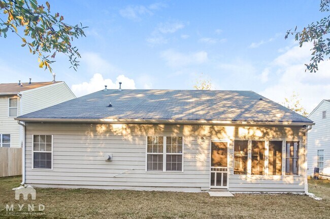 Building Photo - 8315 Somerset Way