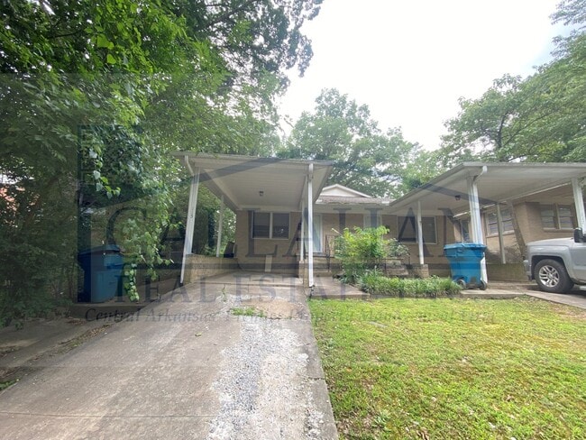 Building Photo - 2 Bedroom Duplex