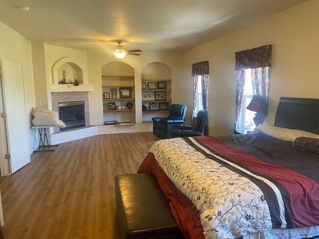 Building Photo - Stunning Home Backing to Open Space with Loft, Office & 3-Car Garage