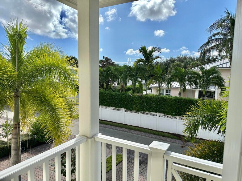 Building Photo - 1454 S Jeaga Dr