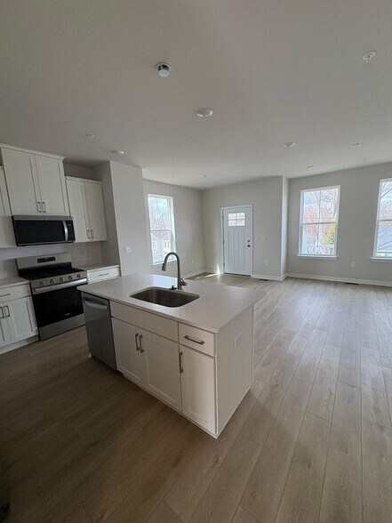 Building Photo - 107 Abramo Victor Dr