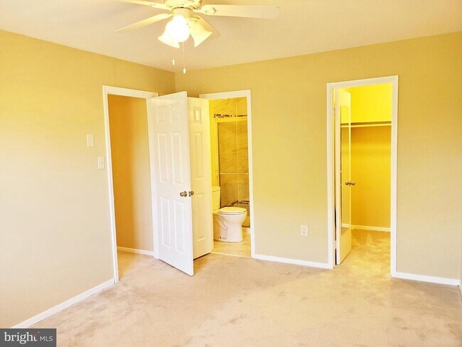 Building Photo - 10303 45th Pl