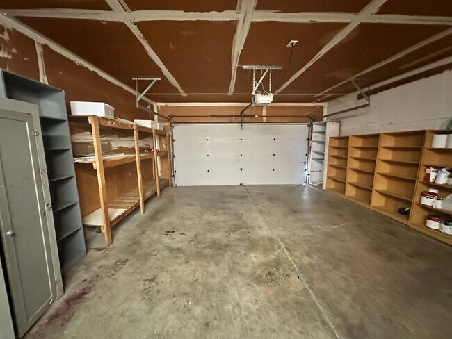 Building Photo - 3 Bedroom - North Napa (cross street Salvador)