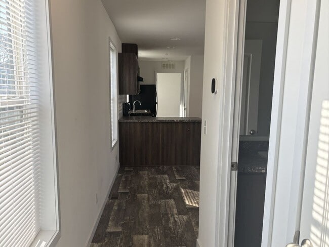 Building Photo - 464 Cimarron