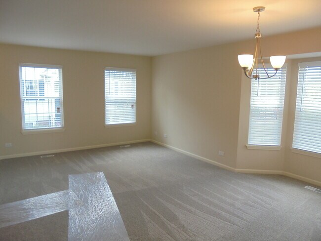 Building Photo - 1065 Manchester Cir