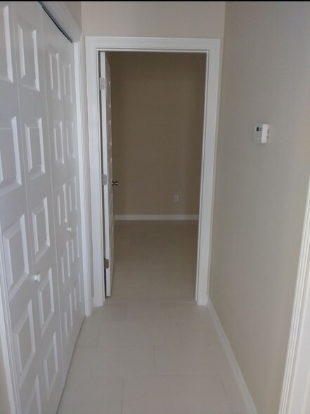 Building Photo - 210 Fig Dr