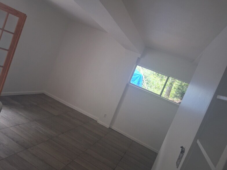 Building Photo - 267 CA-138
