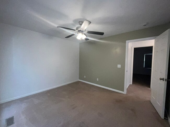 Building Photo - Your Dream Home is Waiting for You! Yardwo...