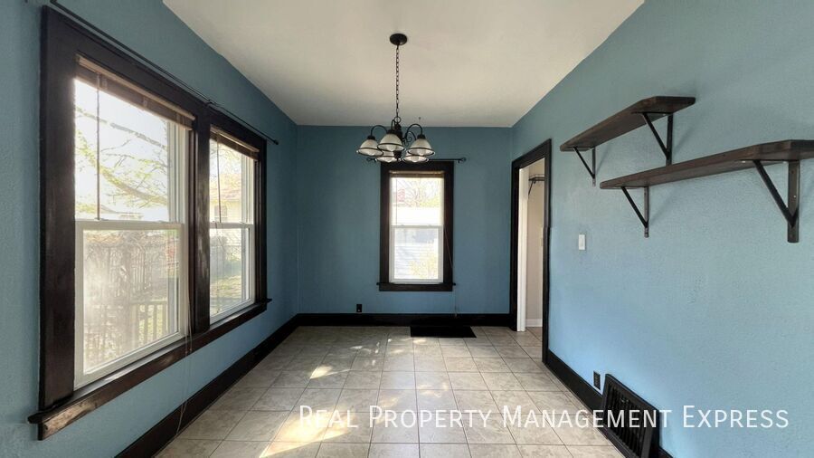 Building Photo - 3 Bedroom 1 Bathroom Home For Rent In Sioux Falls