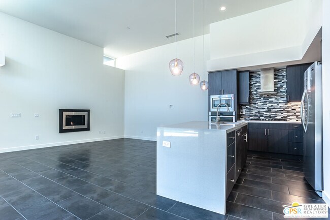 Building Photo - 392 Suave Ln