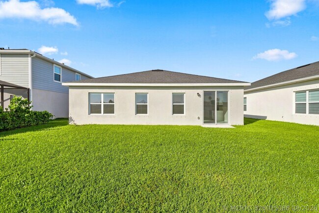 Building Photo - 10597 SW Vasari Way