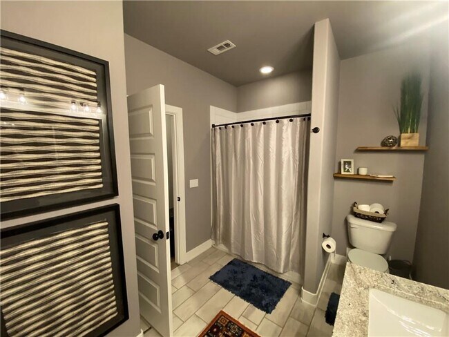 Building Photo - 300 Waterfall Ln