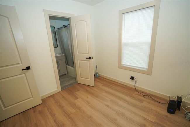 Building Photo - 535 14th Ave S