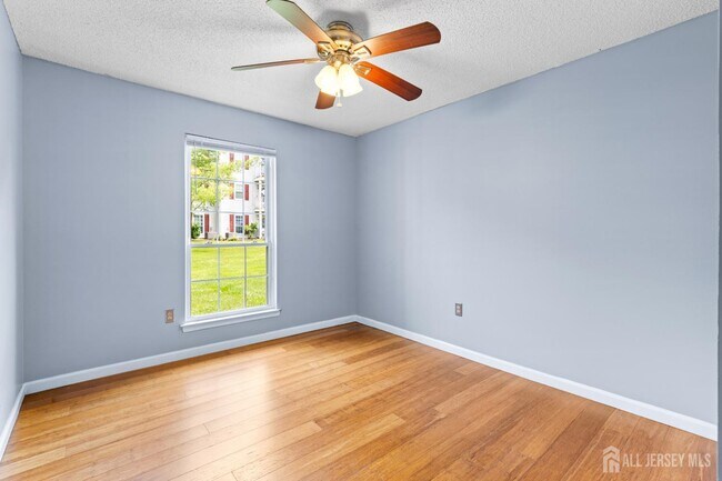 Building Photo - 454 Northam Dr