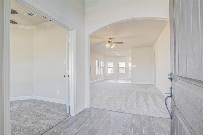 Building Photo - 7819 Cypress Dr