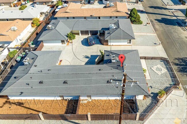 Building Photo - 41012 Beachwood Ave