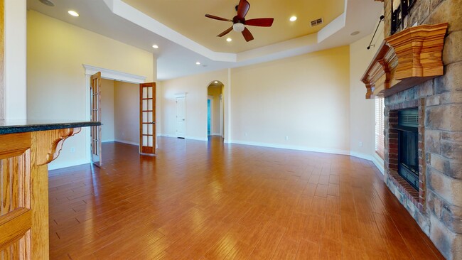 Building Photo - 1004 Waverly Way