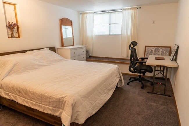 Building Photo - 4Bd/1.5Ba Seattle House