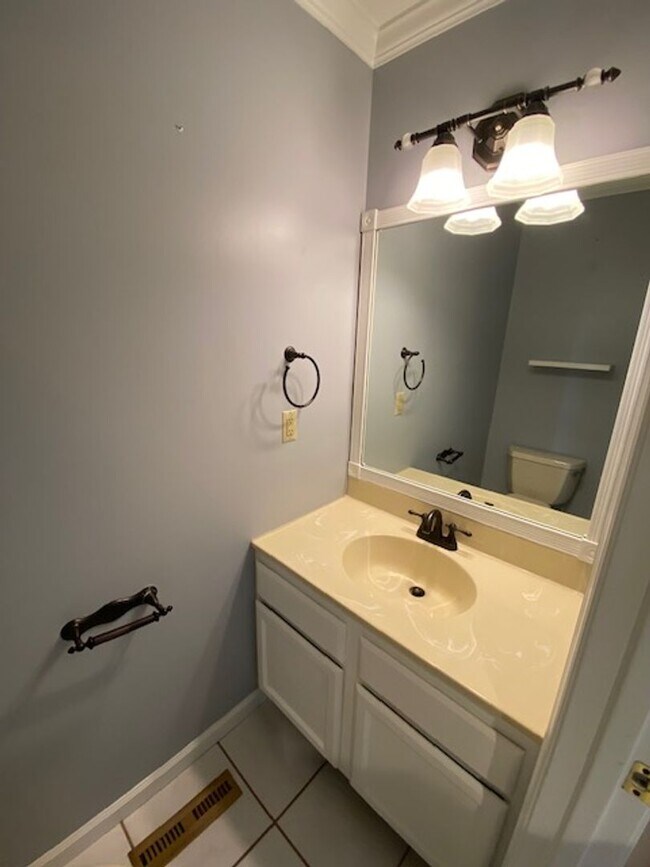 Building Photo - Charming 2-Bedroom Townhome in Glades Community!