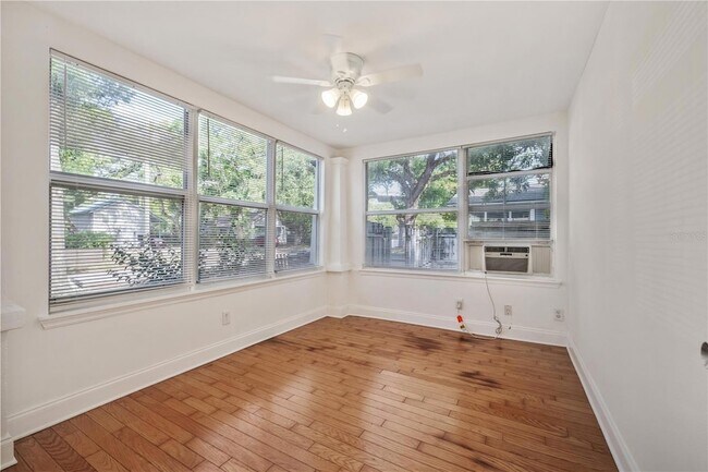 Building Photo - 6703 N Elizabeth St