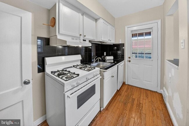 Building Photo - 706 S Orme St