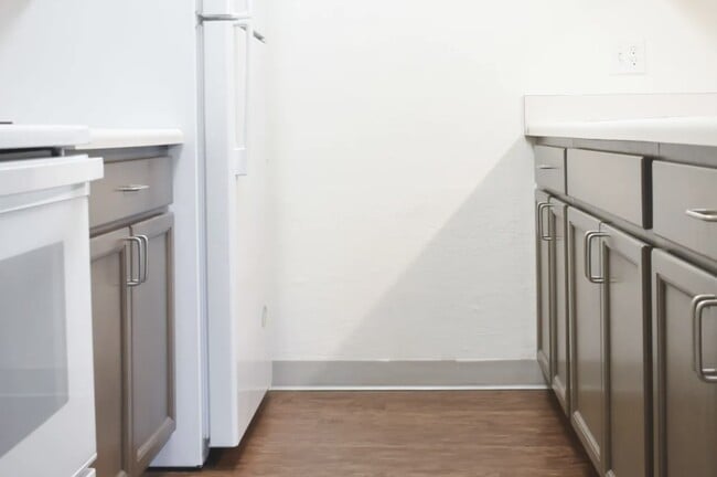 Building Photo - 839 S Clinton St