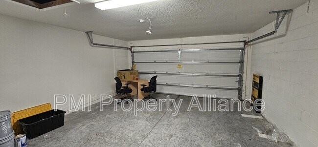 Building Photo - 735 Overpool Ave