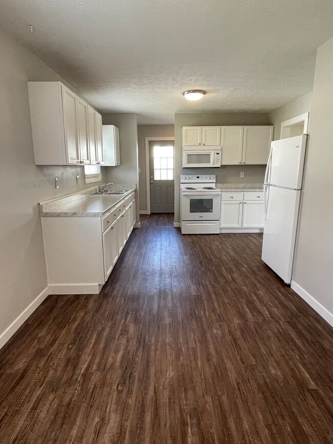 Building Photo - Completely Remodeled Kettering Home