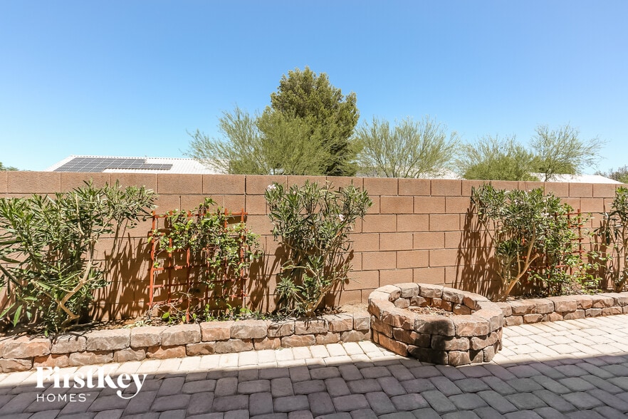 Building Photo - 6916 Yellow Cosmos Ave