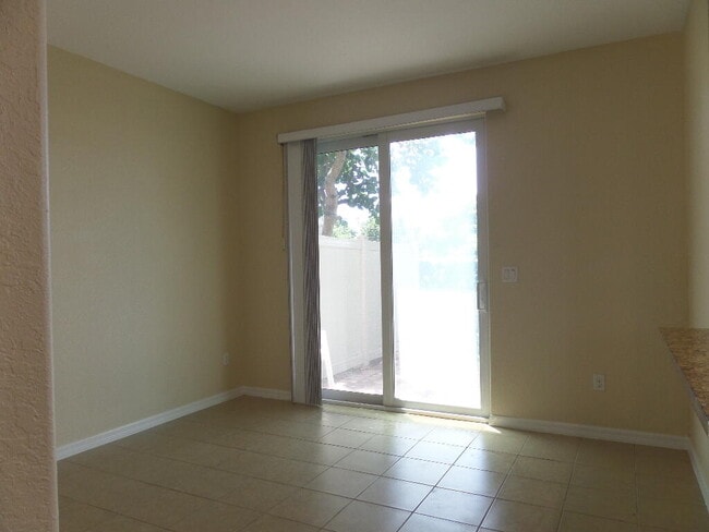 Building Photo - 322 Lake Monterey Cir