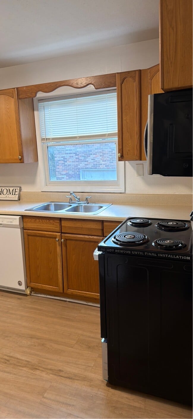 Building Photo - 2721 Clayton Dr NW