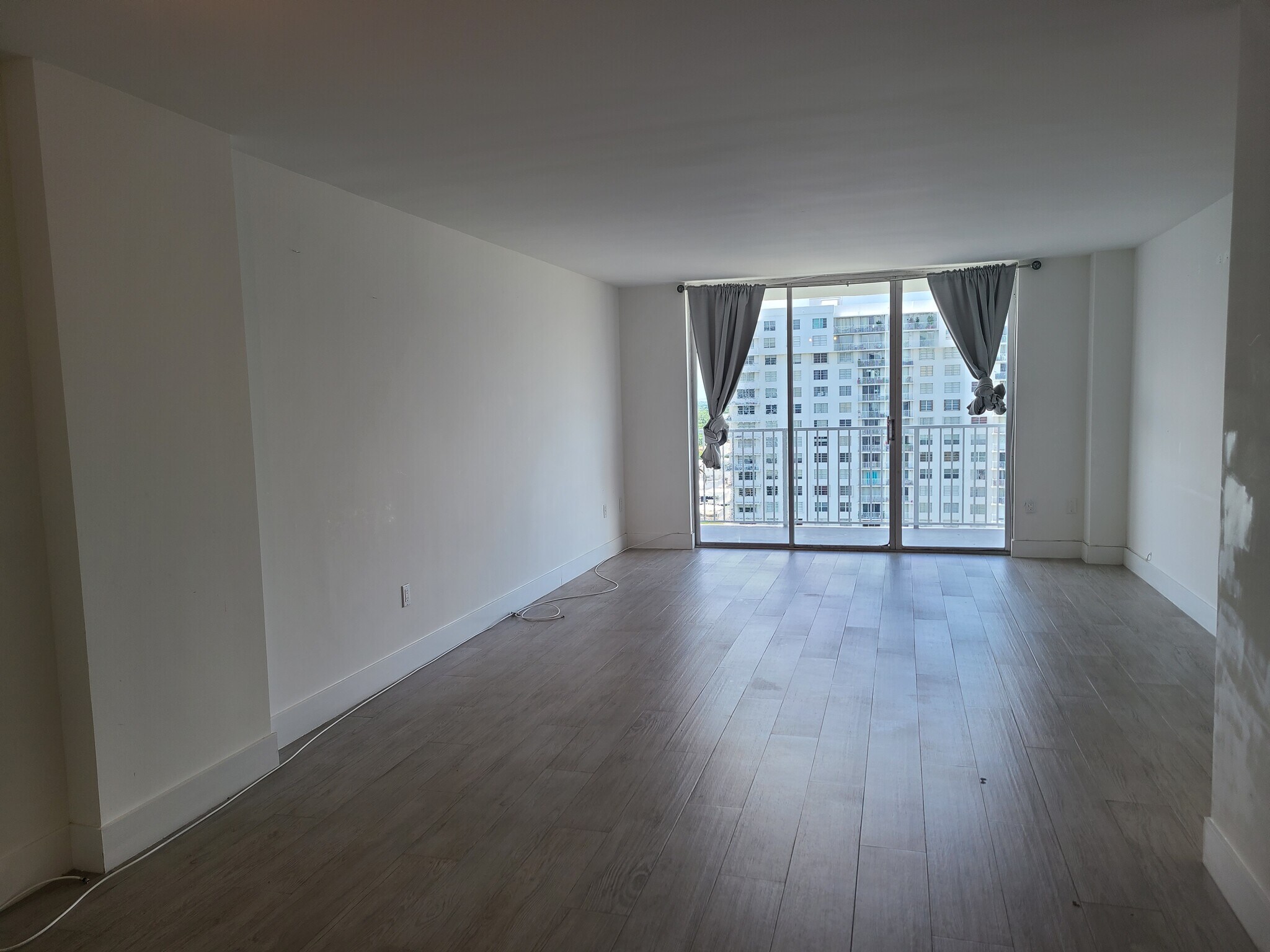 Building Photo - 2851 NE 183rd St